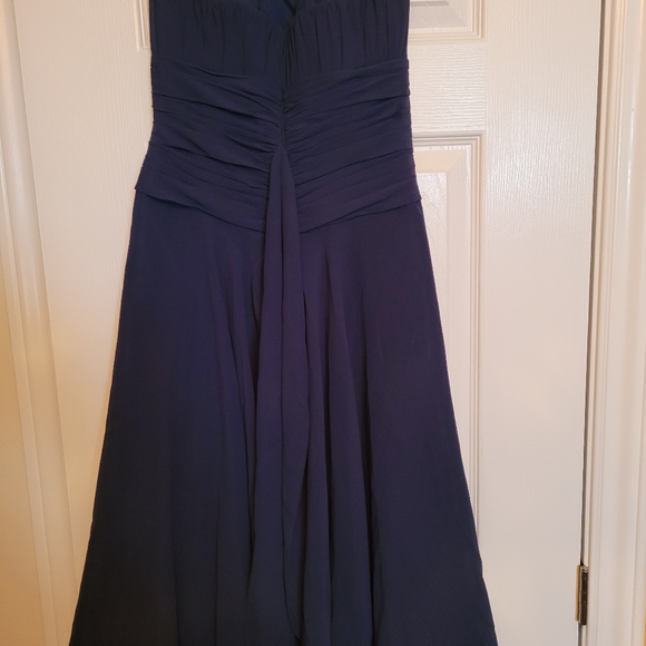 Navy blue, strapless and flowy evening dress - Picture 3 of 5